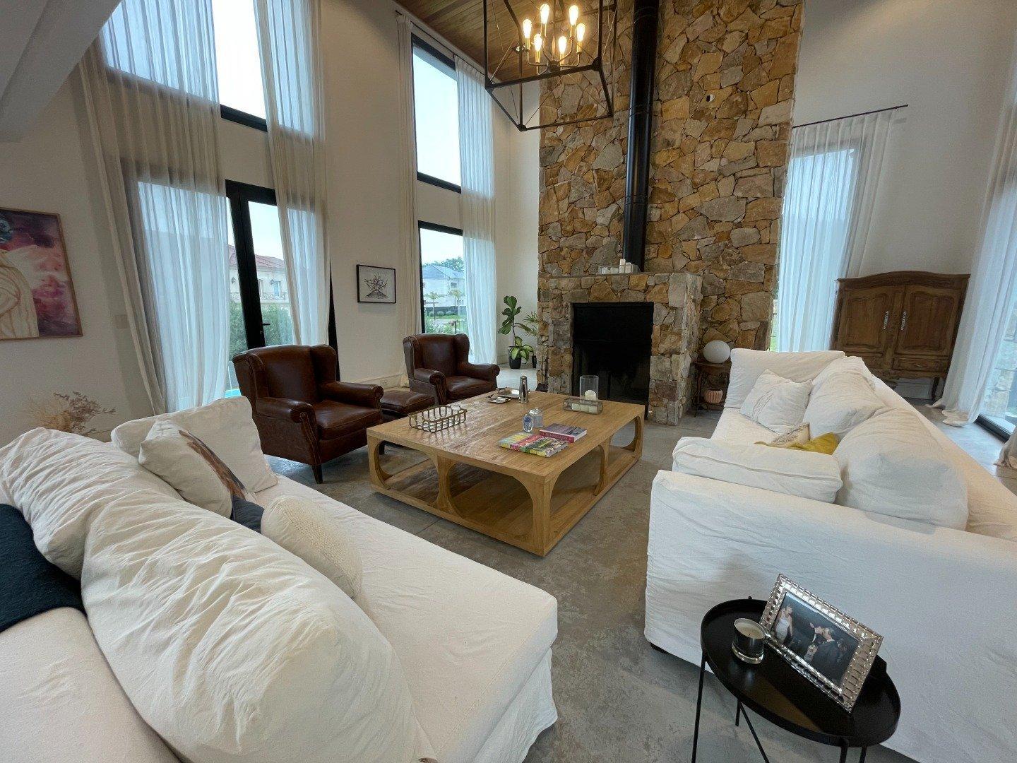 Foto de Venta importante chalet de 8 ambientes en Rumenco., imagen 3