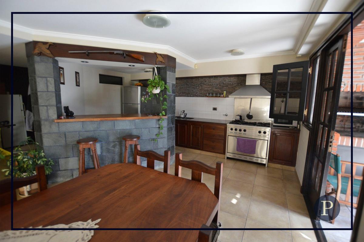 Venta Imponente Chalet en San Carlos 1