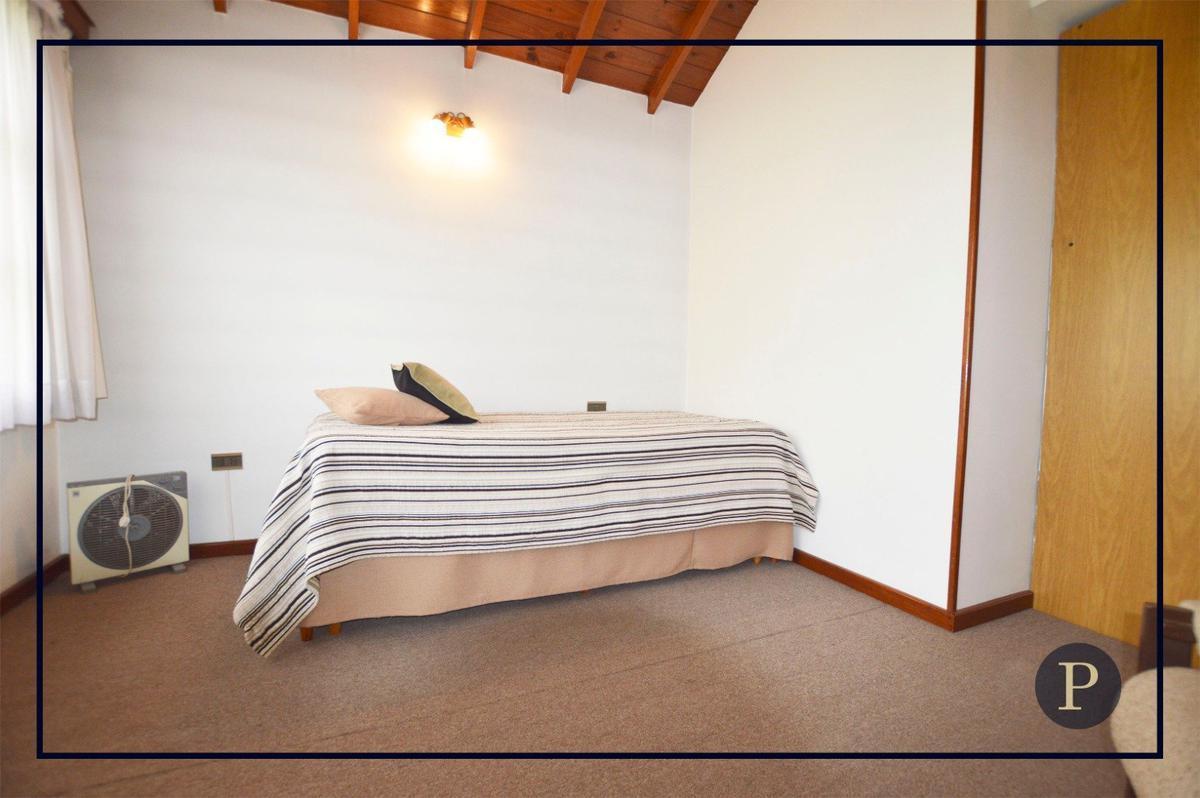 Venta Imponente Chalet en San Carlos 2