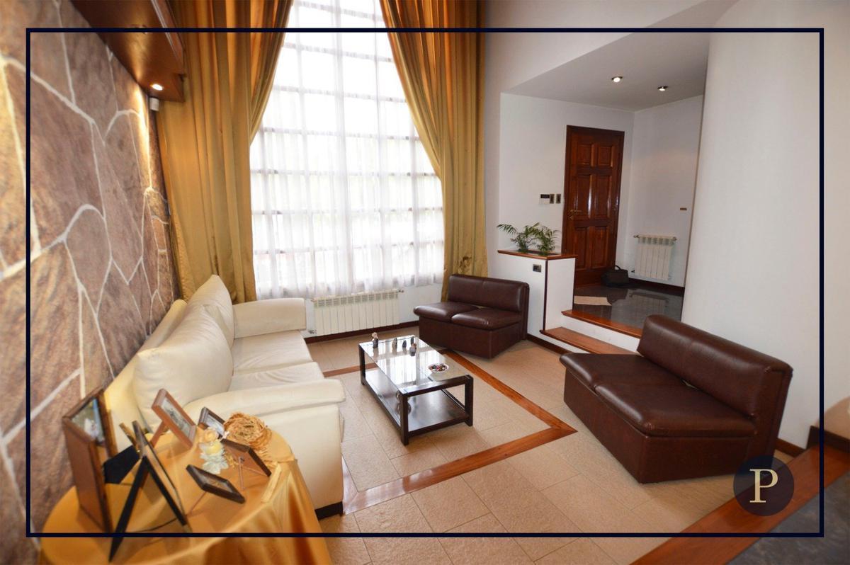 Venta Imponente Chalet en San Carlos 3