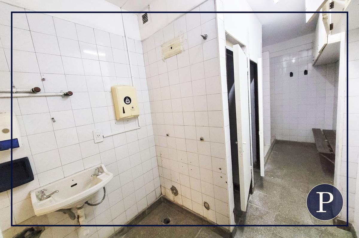 Amplio local comercial zona centro