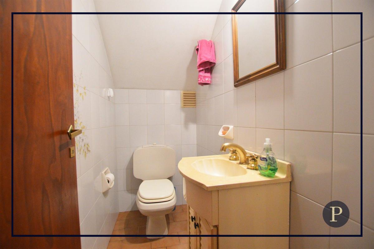 Chalet 6 Ambientes con Jardín Barrio San Carlos 3