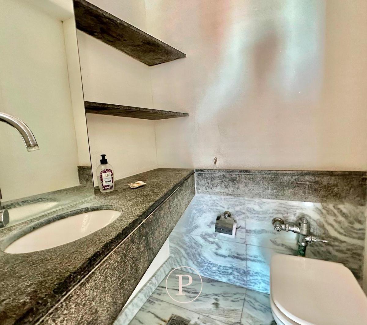 Foto de Venta departamento 4 ambientes con cochera y vista al mar en Playa, imagen 2