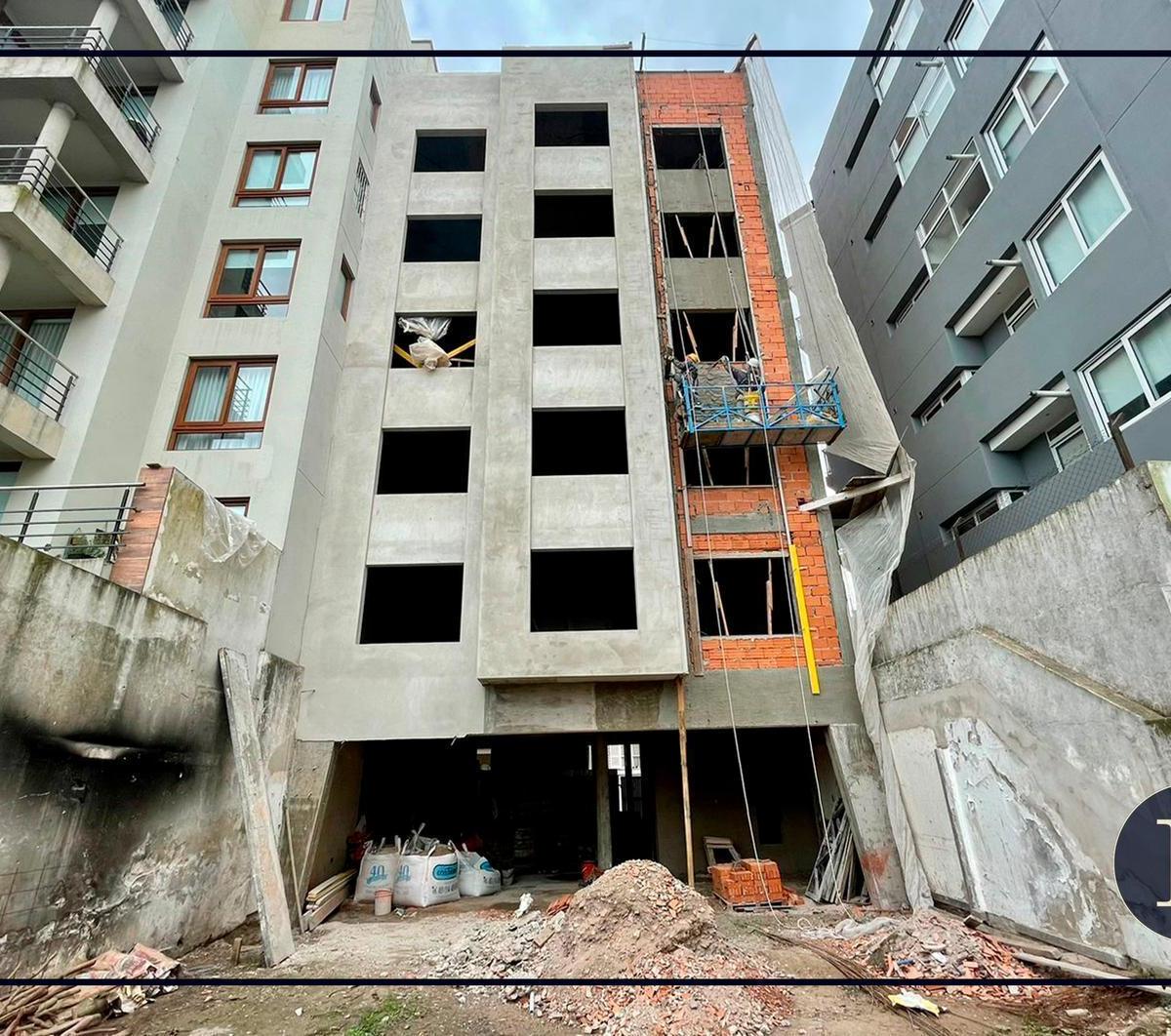 Piso de Categoria en 4 Ambientes de Pozo en Zona Guemes 3