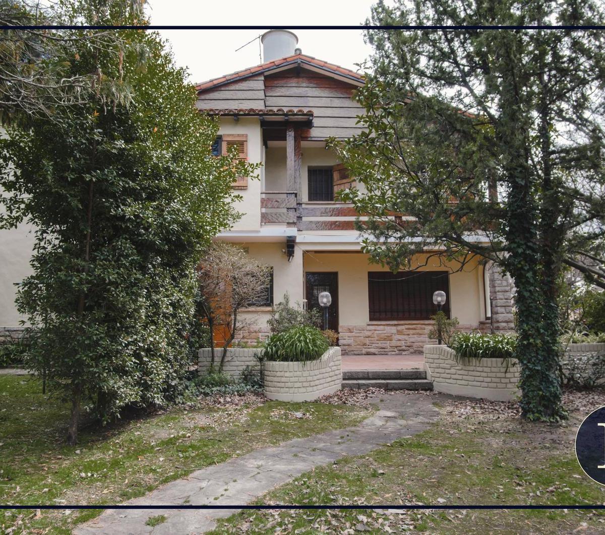 Venta Importante Chalet en Los Troncos 1