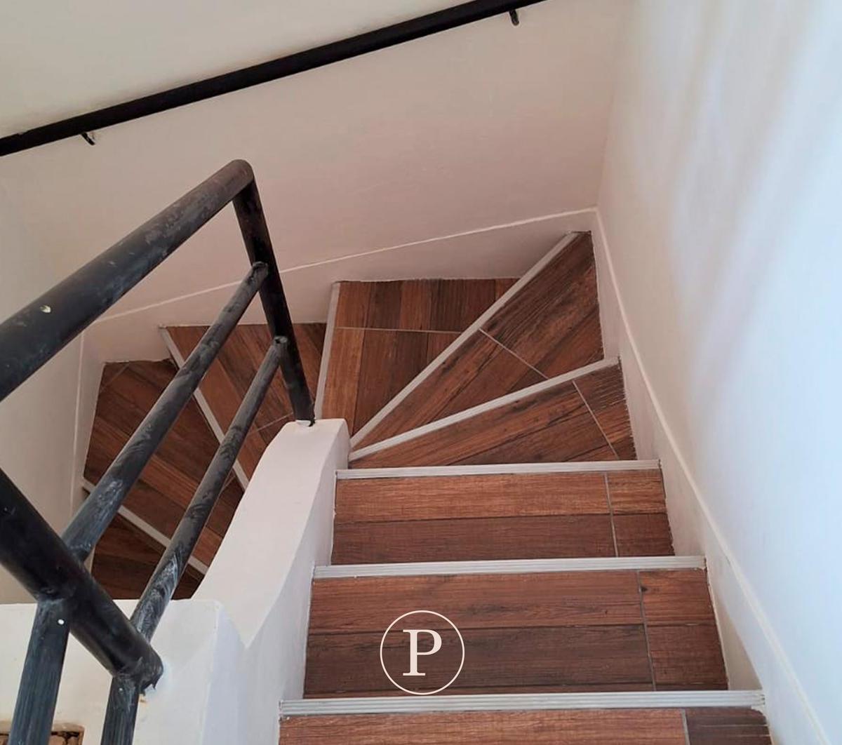 Chalet 5 Ambientes en Barrio Chauvin 3