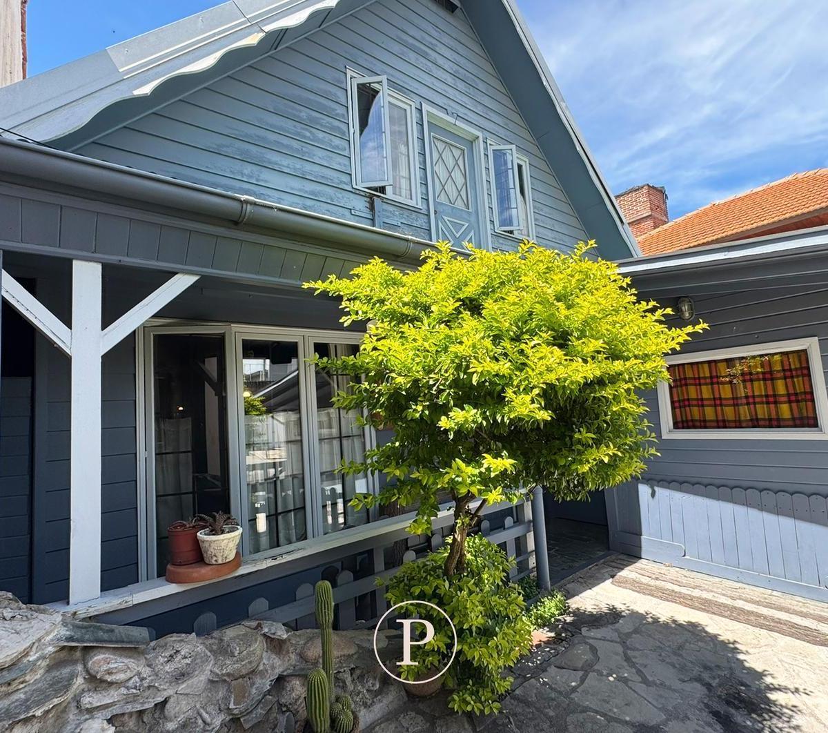 Chalet Estilo Canadiense en Entorno Residencial 2