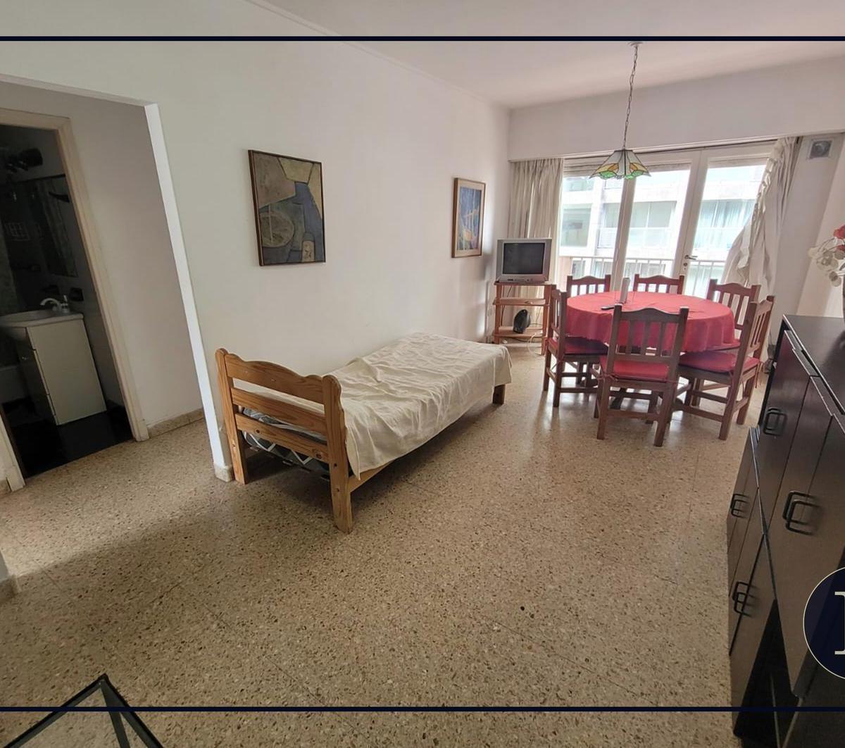 Foto de Venta Departamento 3 ambientes dependencia en la Perla, imagen 3
