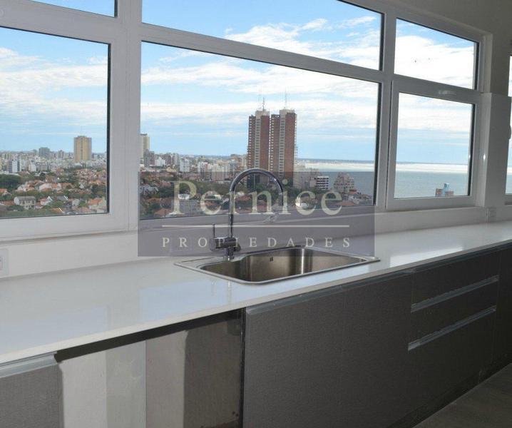 Venta Departamento 4 ambientes, Playa Grande