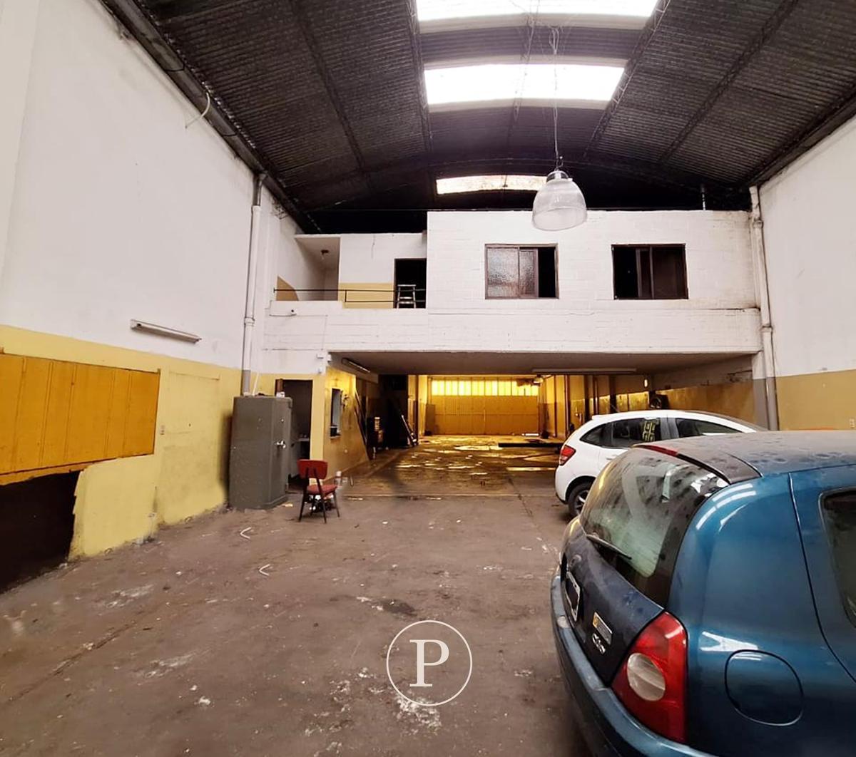 Galpon Depto 3 Amb Al Frente en Planta Alta en Don Bosco 2