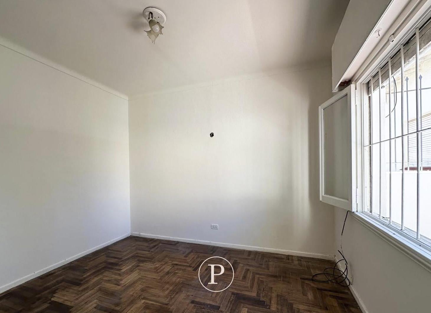 Foto de PH en Venta con Patio y Balcón en Zona Güemes, imagen 4