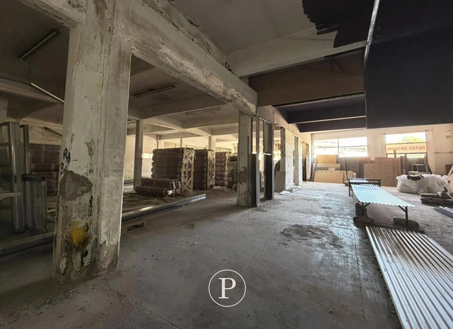 Foto de Alquiler Local Comercial de 700 m2 en Importante Avenida, imagen 4
