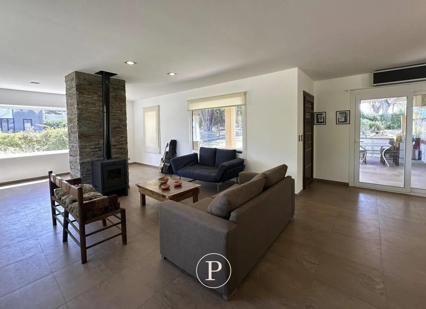 Casa con Amplio Jardín y Parilla en Venta en Barrancas de San Benito 4