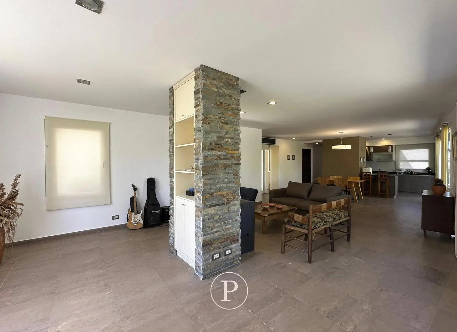 Casa con Amplio Jardín y Parilla en Venta en Barrancas de San Benito 1