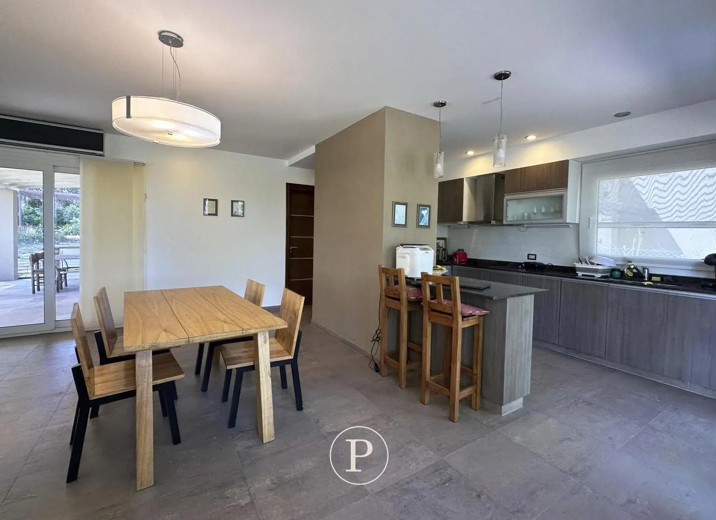 Casa con Amplio Jardín y Parilla en Venta en Barrancas de San Benito 5