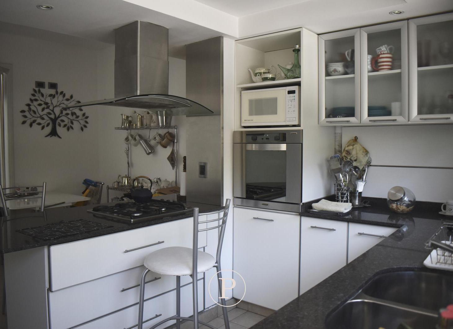 Foto de Alquiler Chalet 5 ambientes apto profesional en Los Troncos, imagen 2