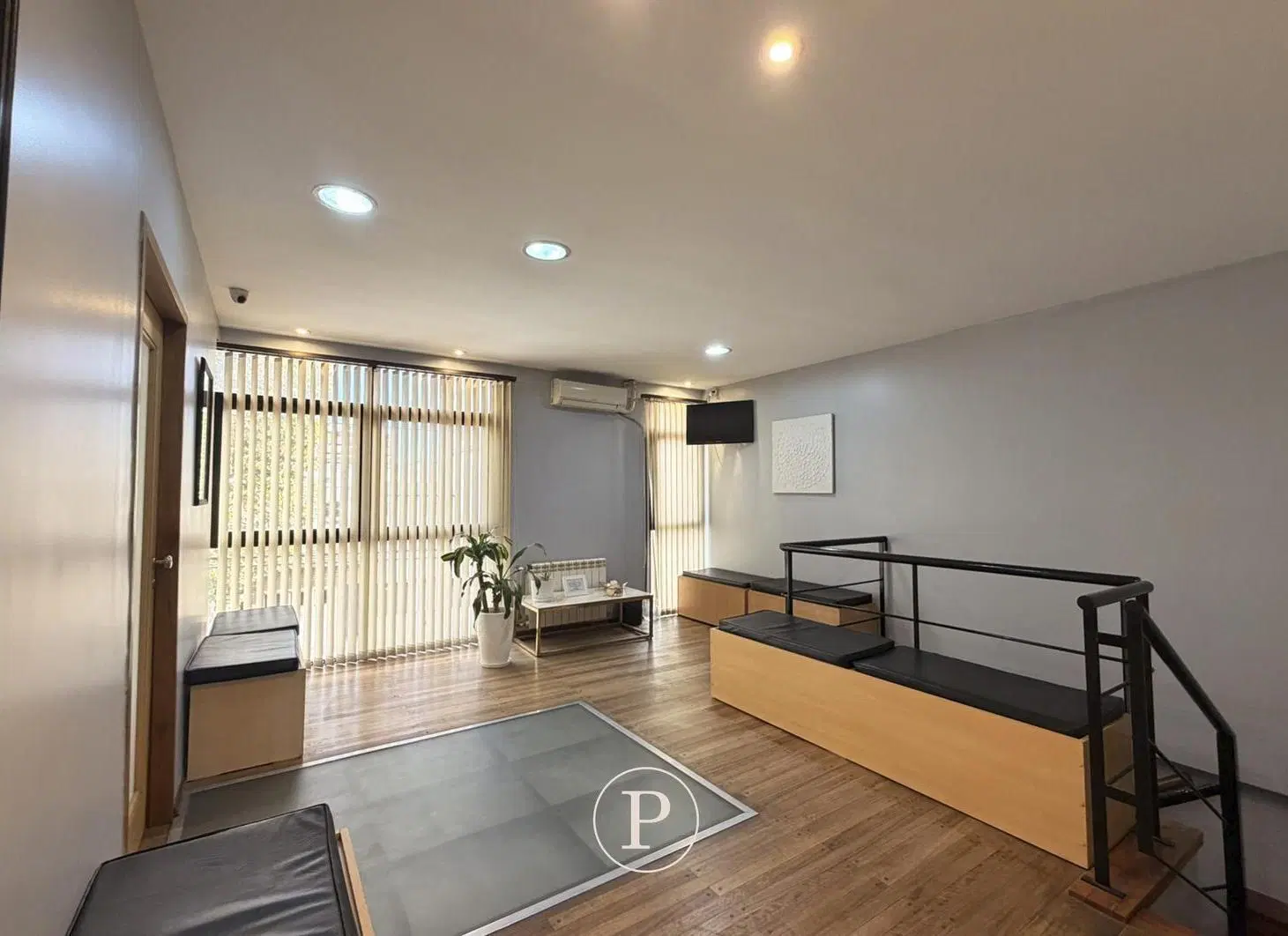 Venta Oficina 2 plantas en Macrocentro 4