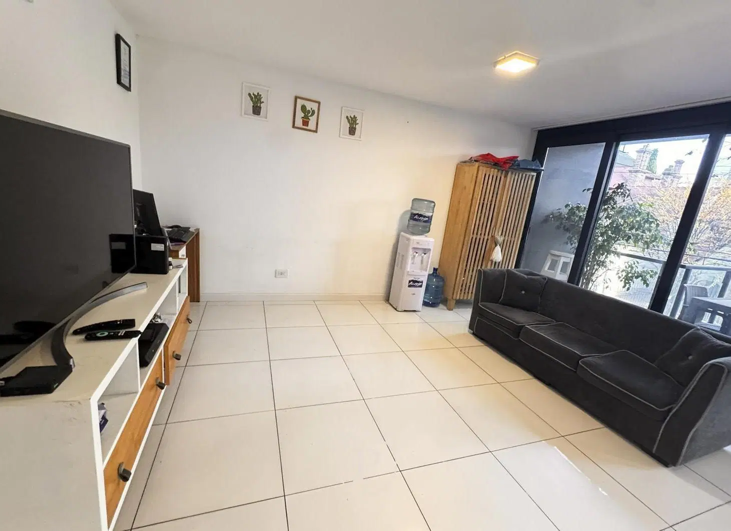 Venta Departamento 4 ambientes con cochera semicubierta en Guemes 4