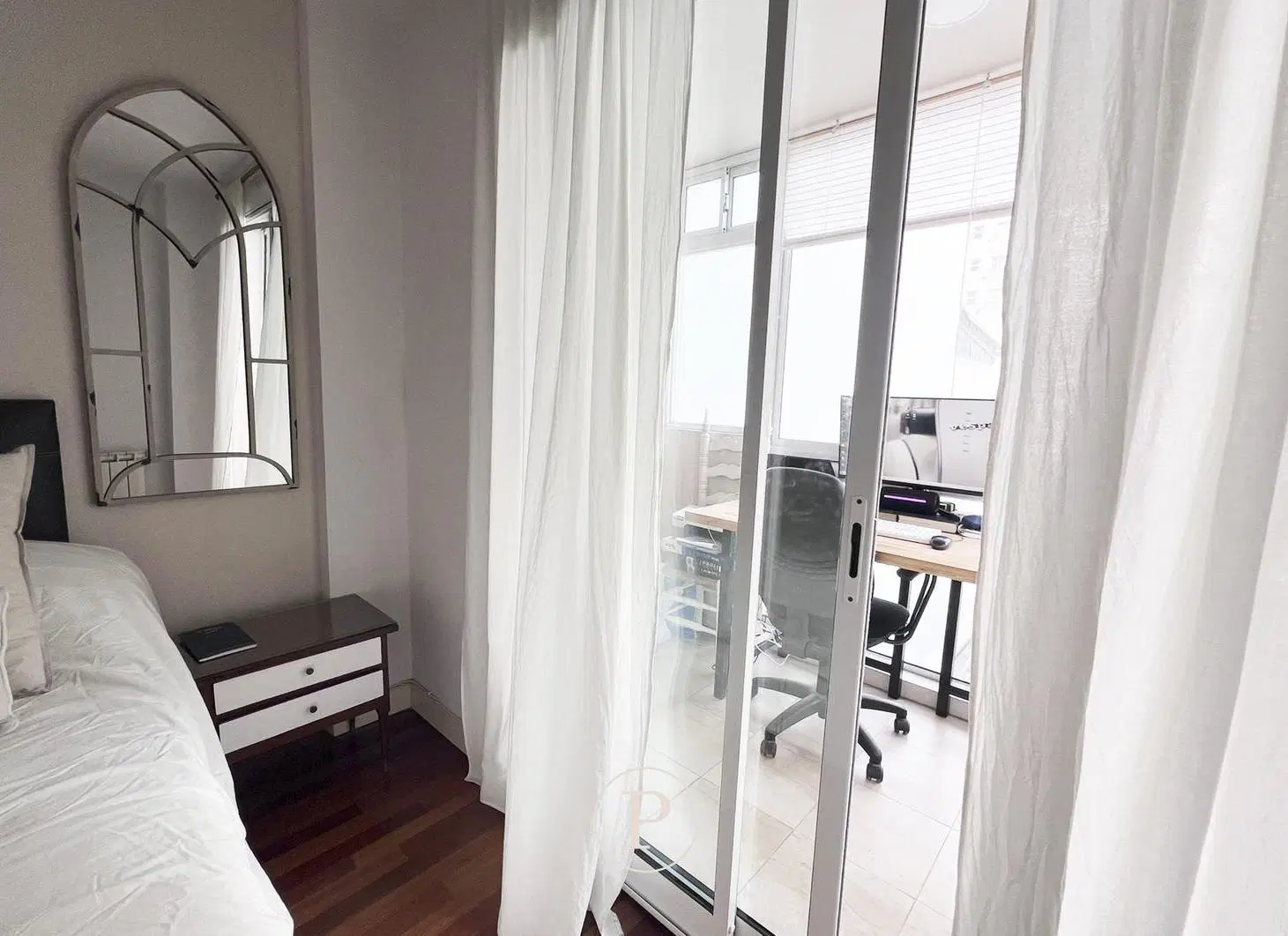 Venta Departamento 3 ambientes con cochera doble en Macrocentro 8