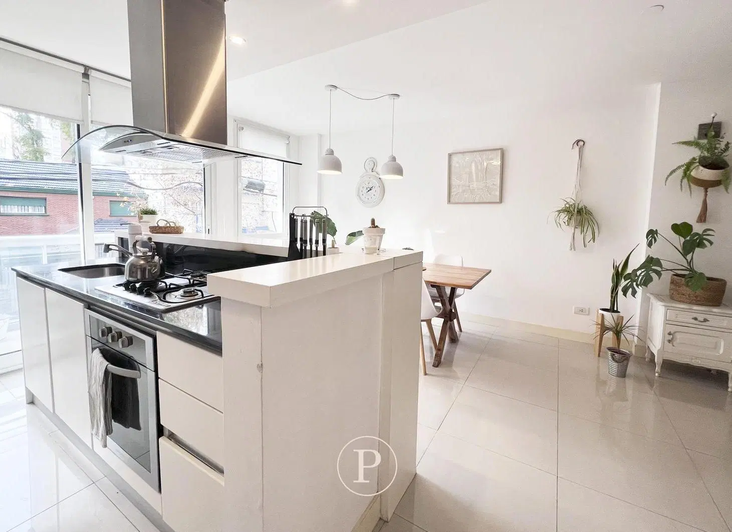 Venta Departamento 3 ambientes con cochera doble en Macrocentro 2