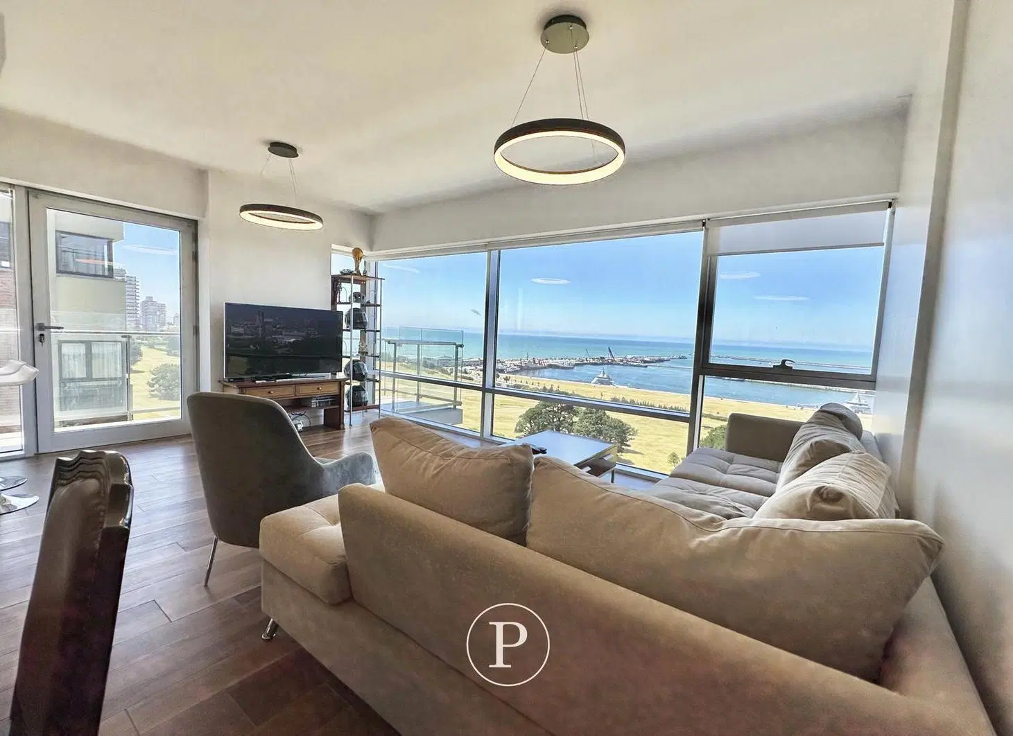 Venta exclusivo Departamento 4 ambientes vista al mar en Playa Grande 3