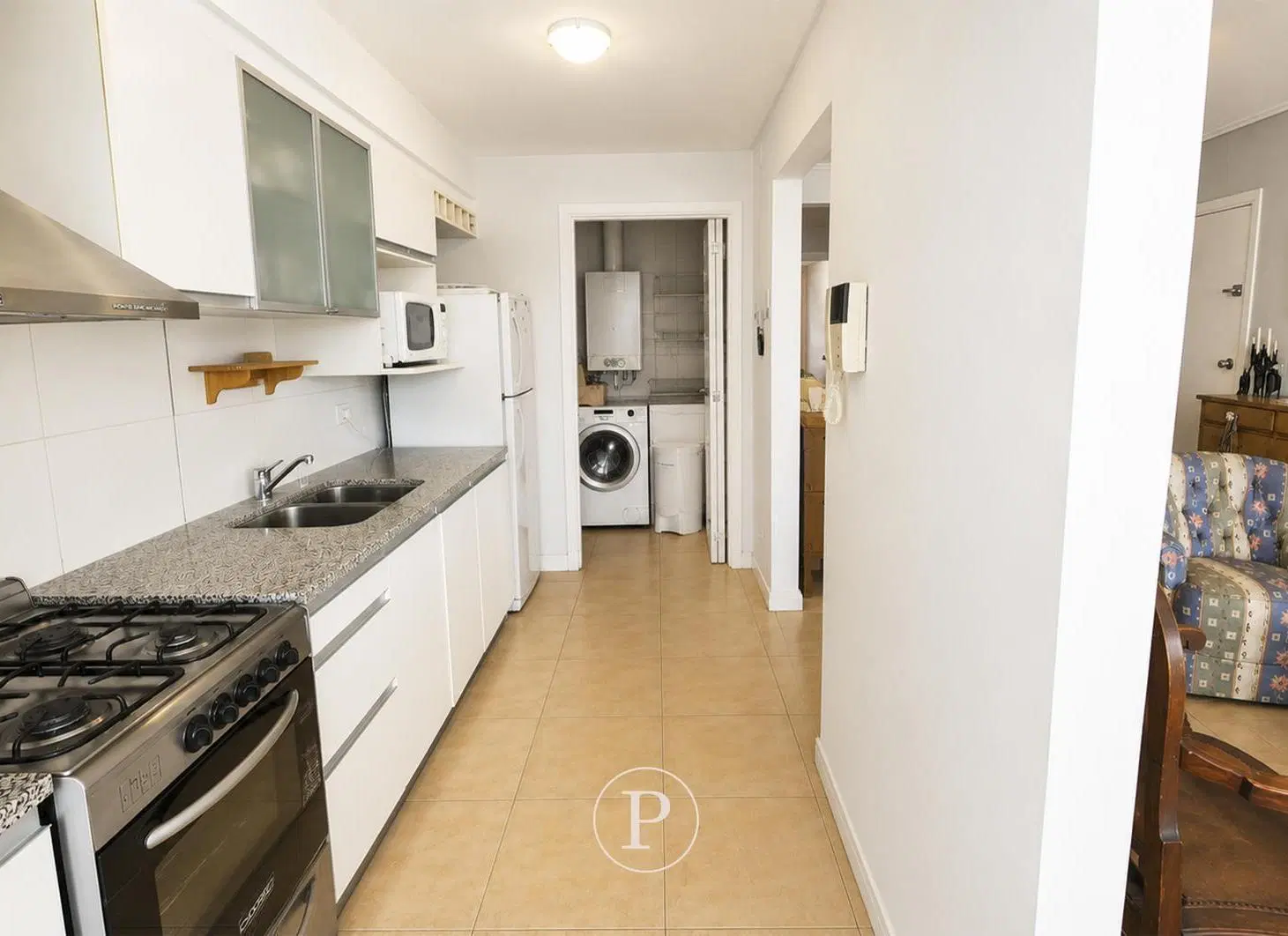 Venta Departamento 2 ambientes con cochera en Guemes 5