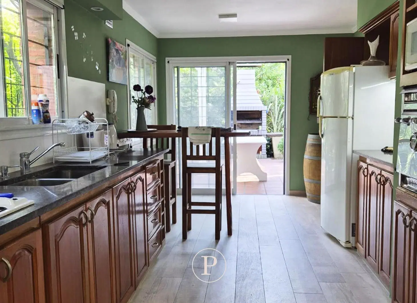 Casa en Alquiler con Jardín en Zona Güemes 5