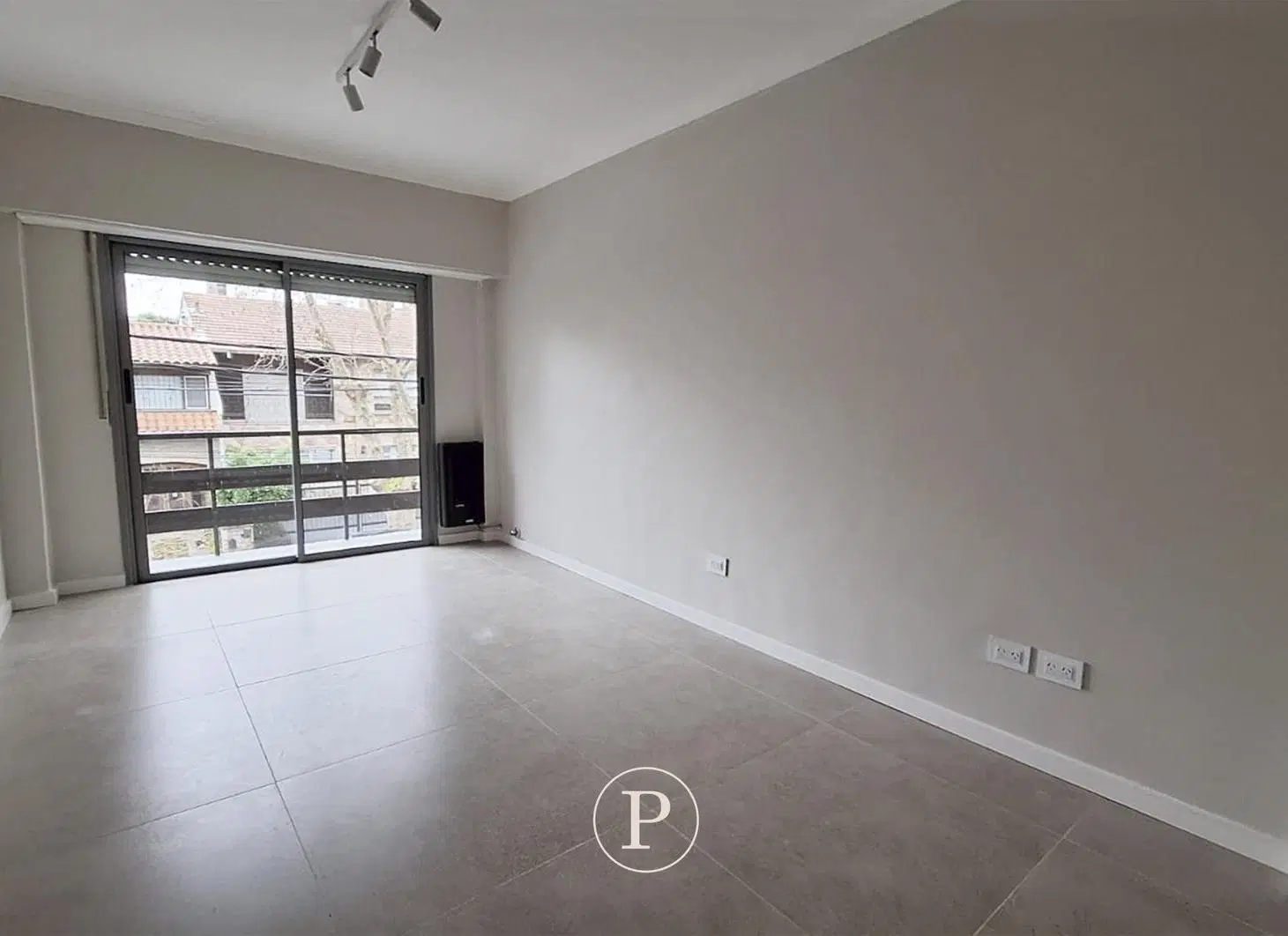 Alquiler Departamento 2 ambientes con espacio de cochera en Guemes 2