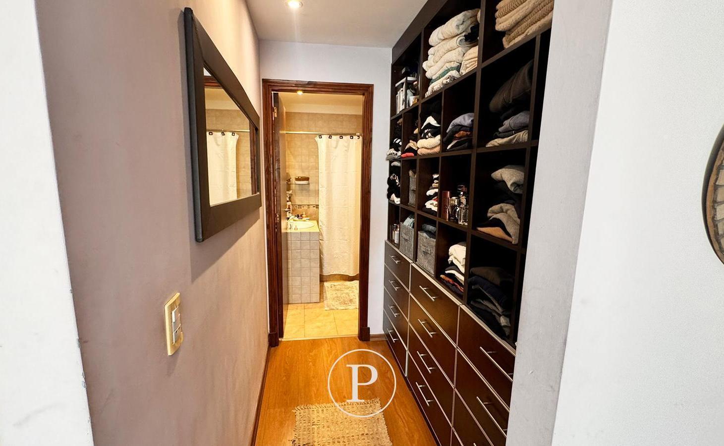 Foto de Venta Moderno Duplex 4 dormitorios en San Carlos, imagen 4