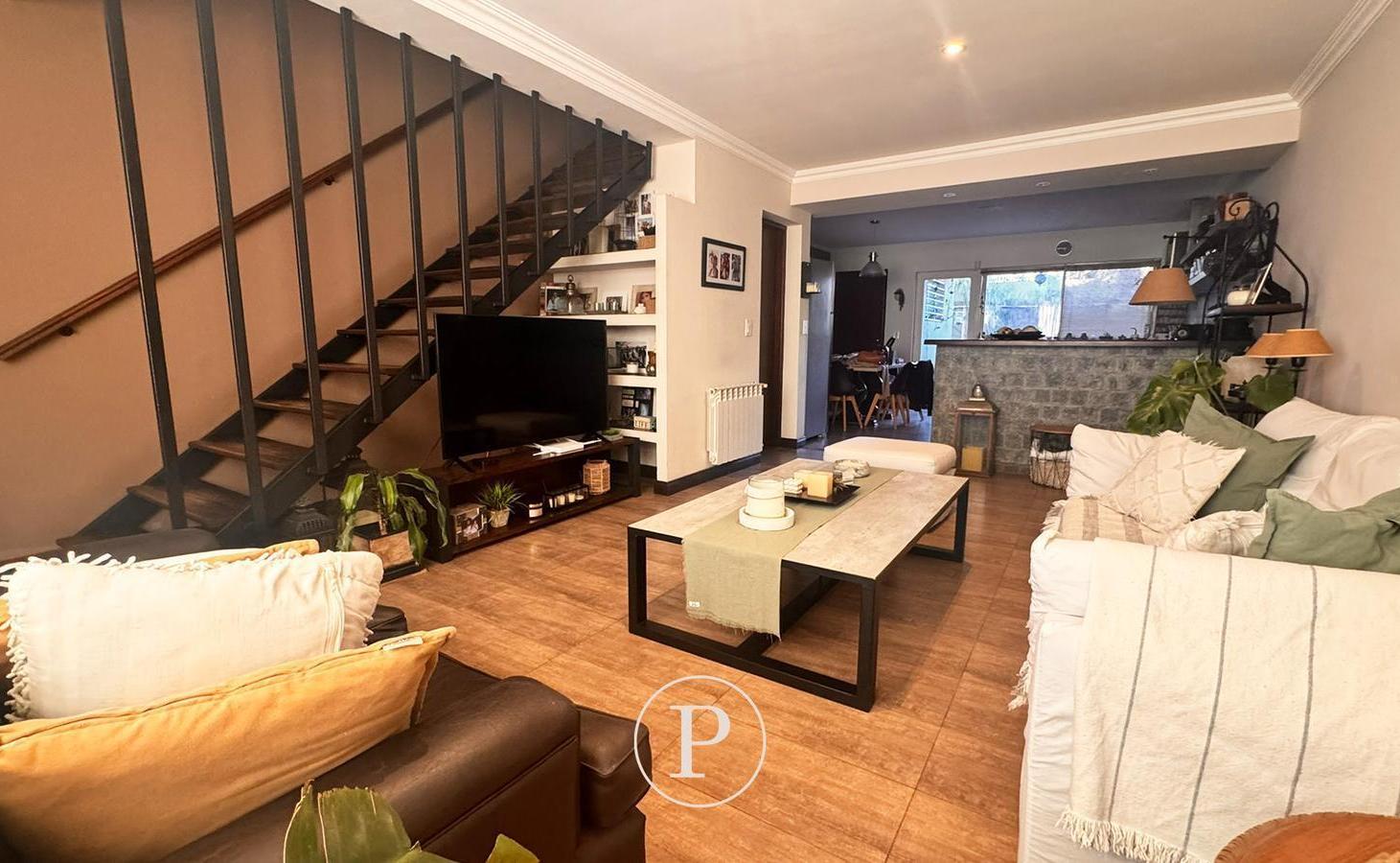 Foto de Venta Moderno Duplex 4 dormitorios en San Carlos, imagen 2