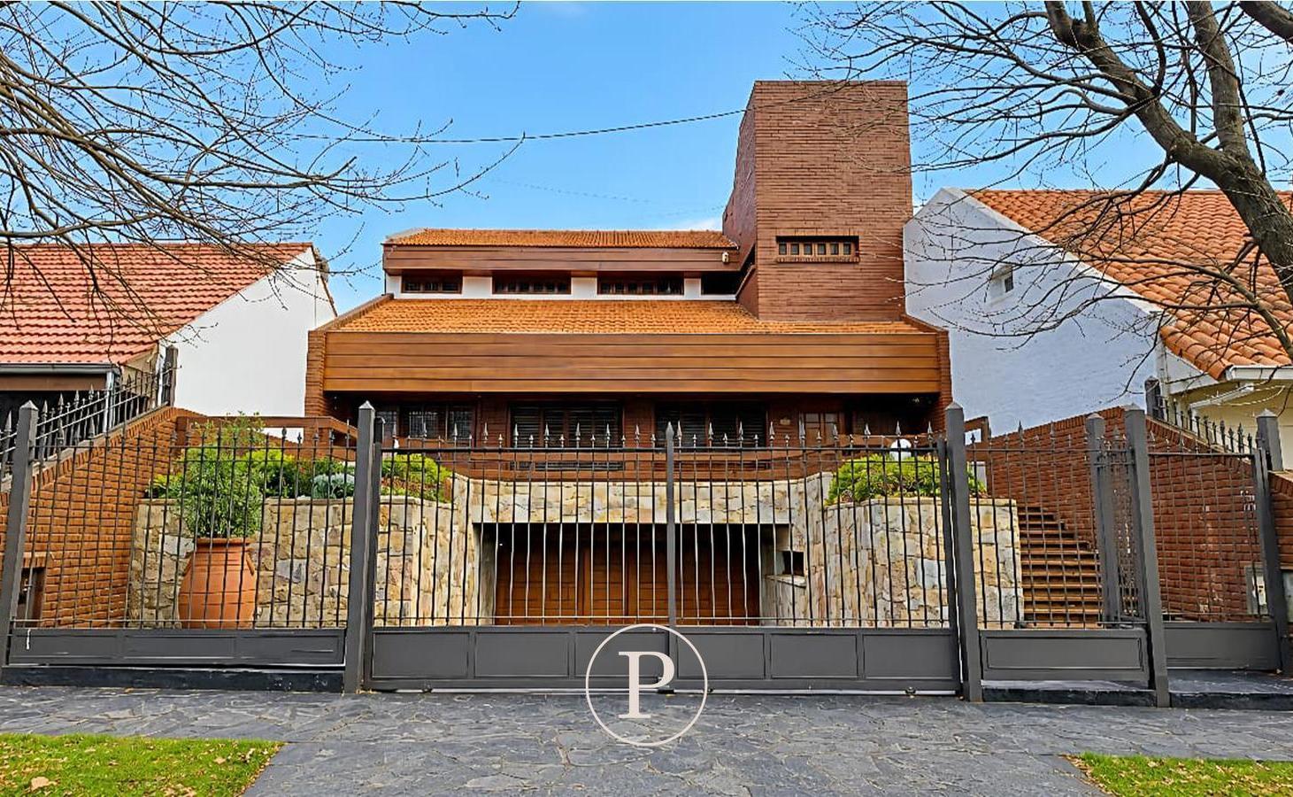 Foto de Chalet en venta de 6 ambientes con patio con pileta climatizada y, imagen 1