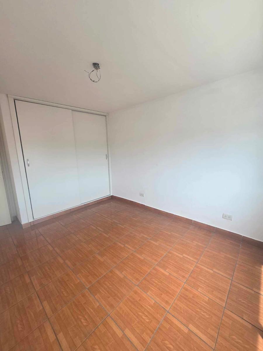 Departamento en PH 1er Piso en Dúplex con Balcón Terraza Al Frente. 3