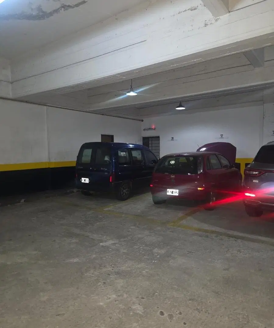 Cochera en venta Apta camioneta 4