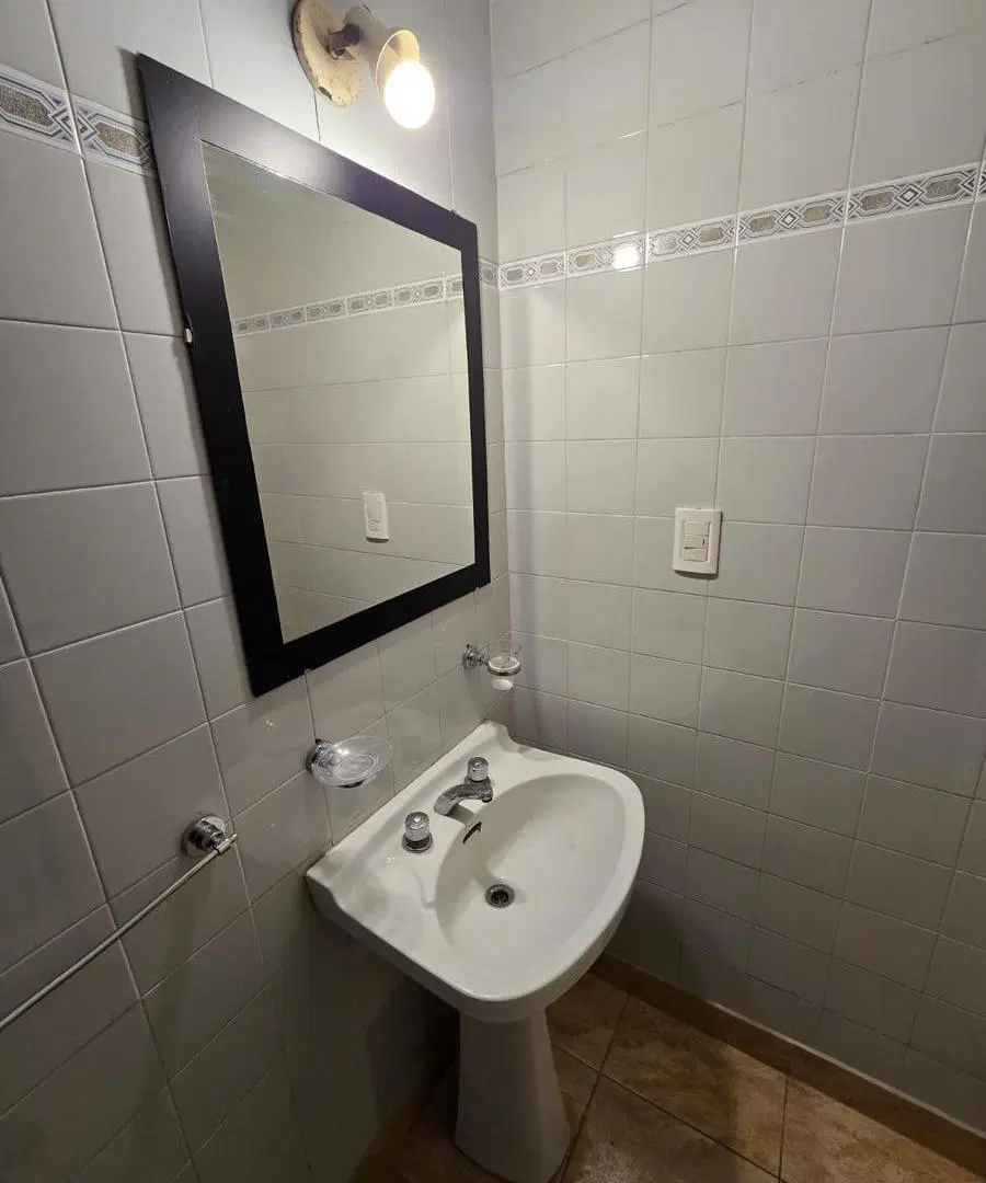Departamento 2 ambientes lateral frente a Paseo Aldrey 2