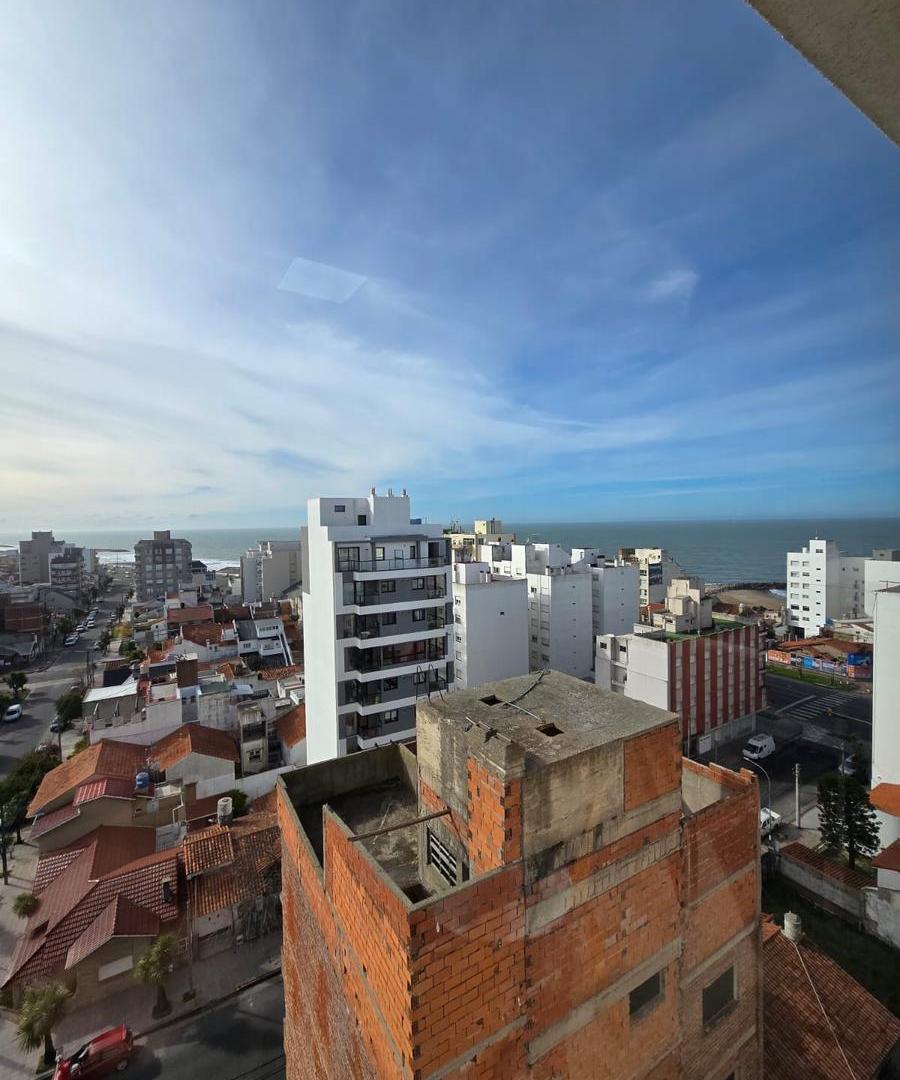 Departamento 1 ambiente con cochera, vista panoramica a ciudad y mar