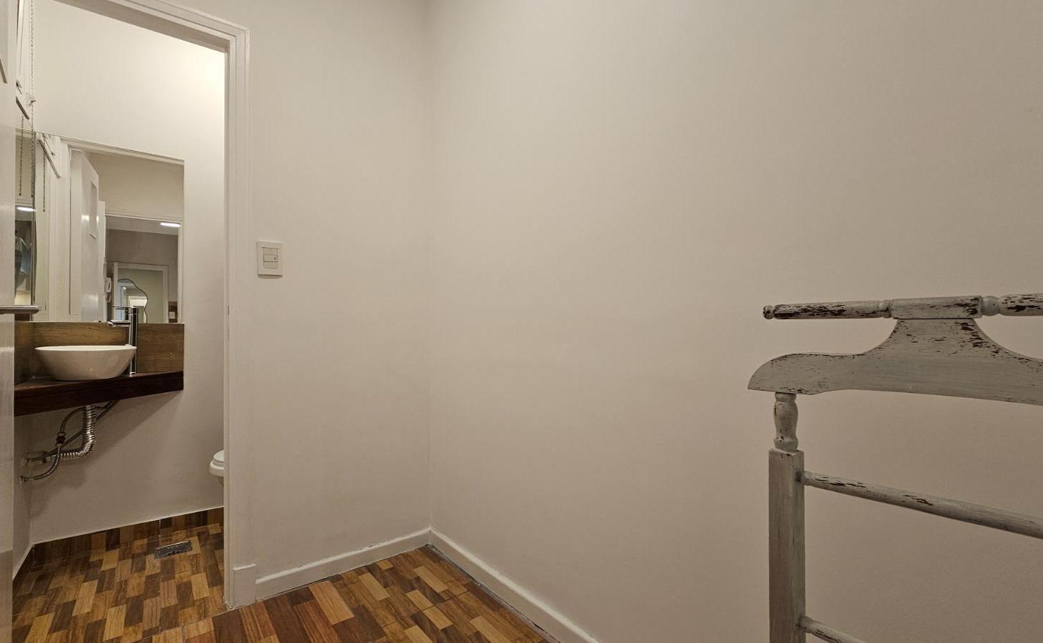 Foto de Departamento 2 ambiente con balcón saliente, imagen 5