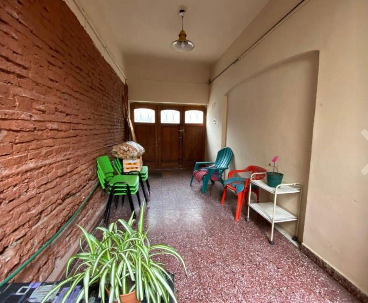 Casa con Local en Venta - Caba. 2