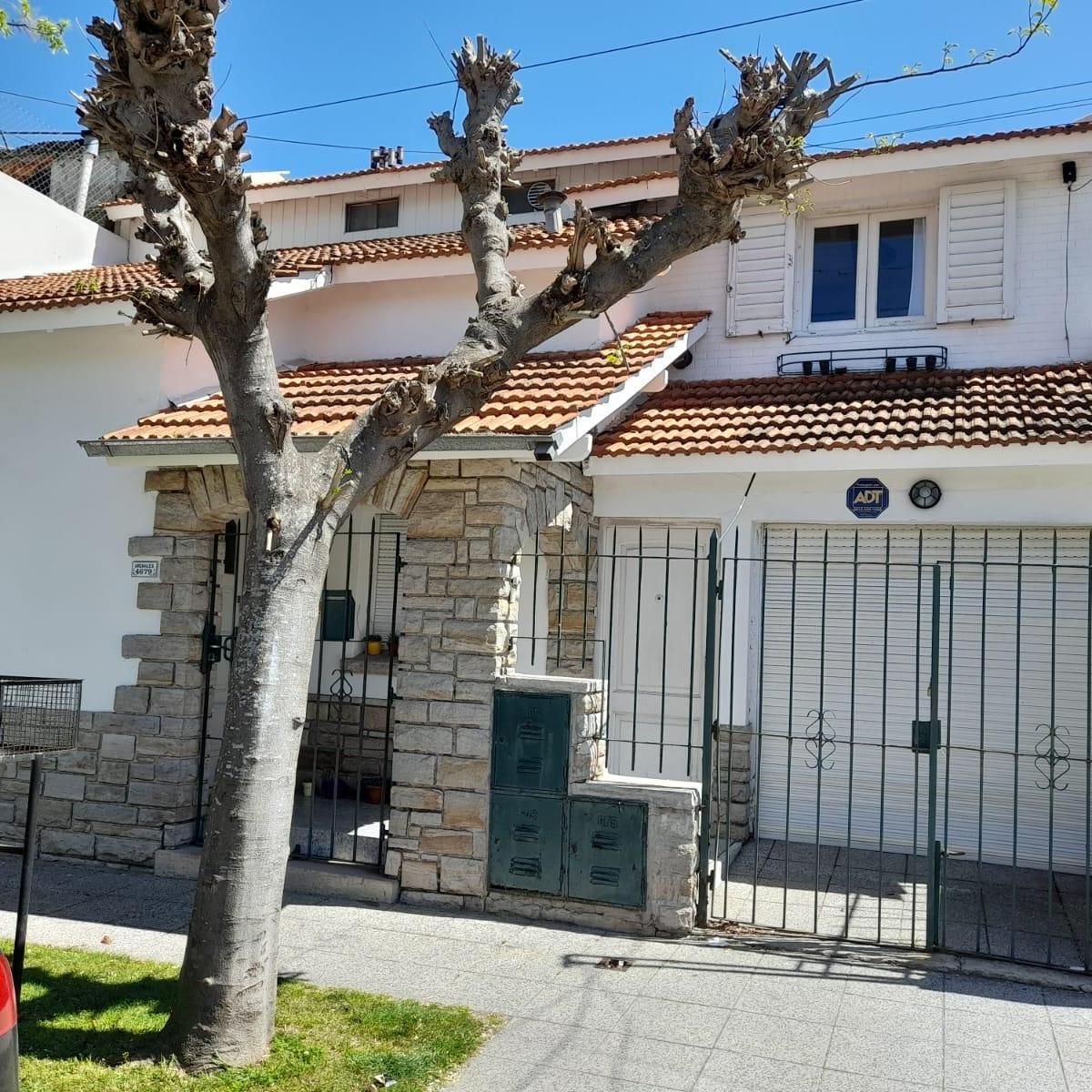 Venta Casa con Departamentos en Block 5