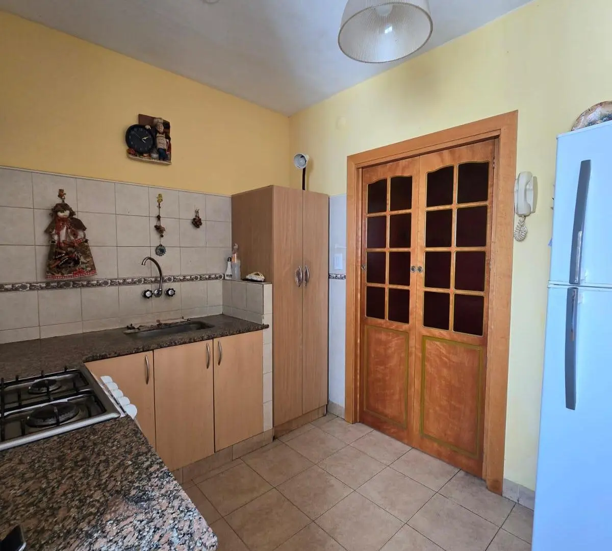 Departamento 3 ambientes con cochera zona centro. oferta 5