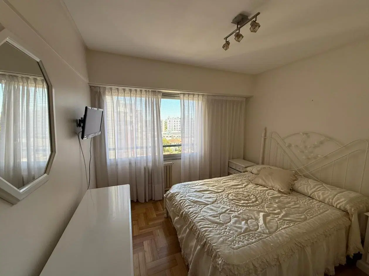alquiler departamento 2 ambientes con cochera zona Playa Grande 5
