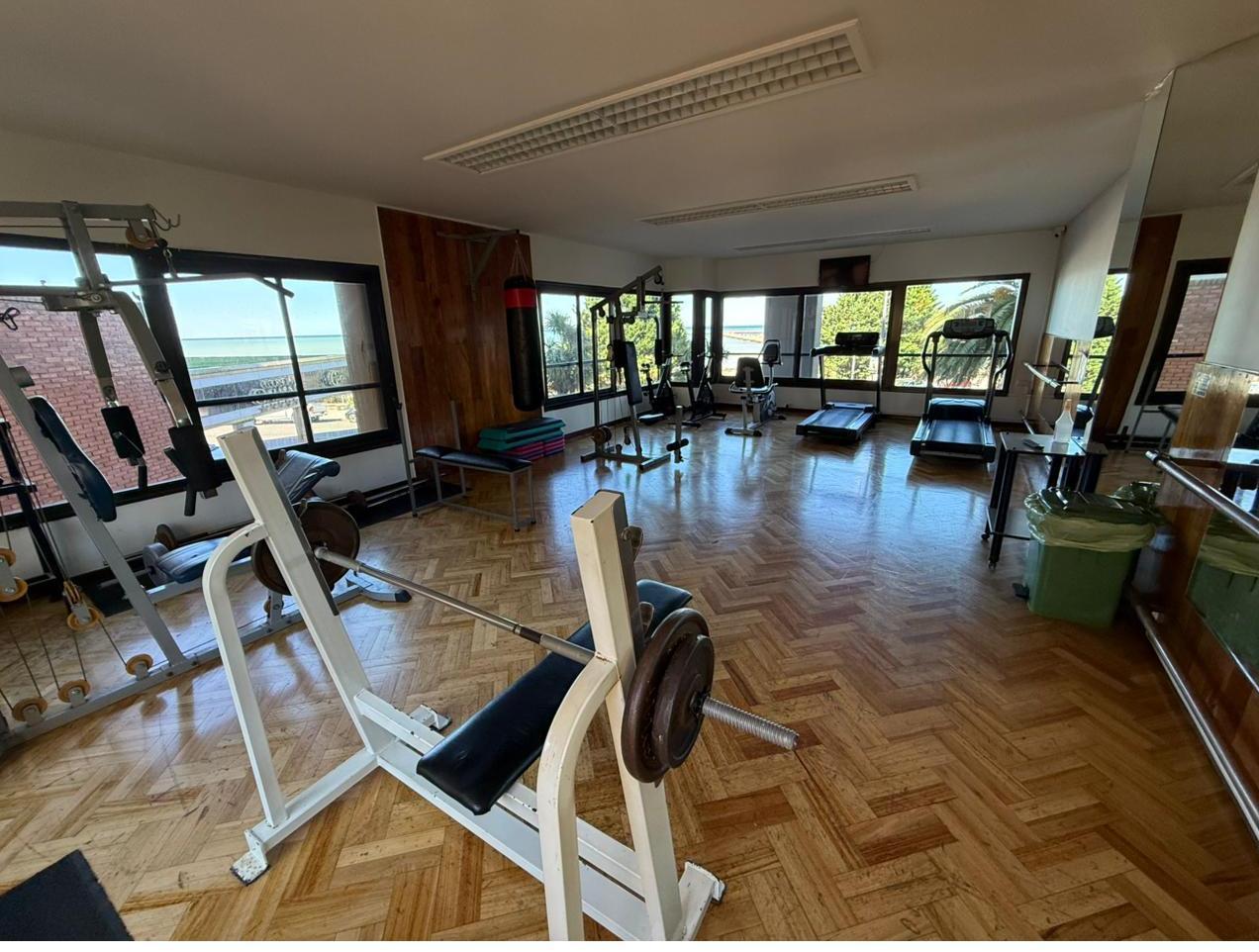 alquiler departamento 2 ambientes con cochera zona Playa Grande