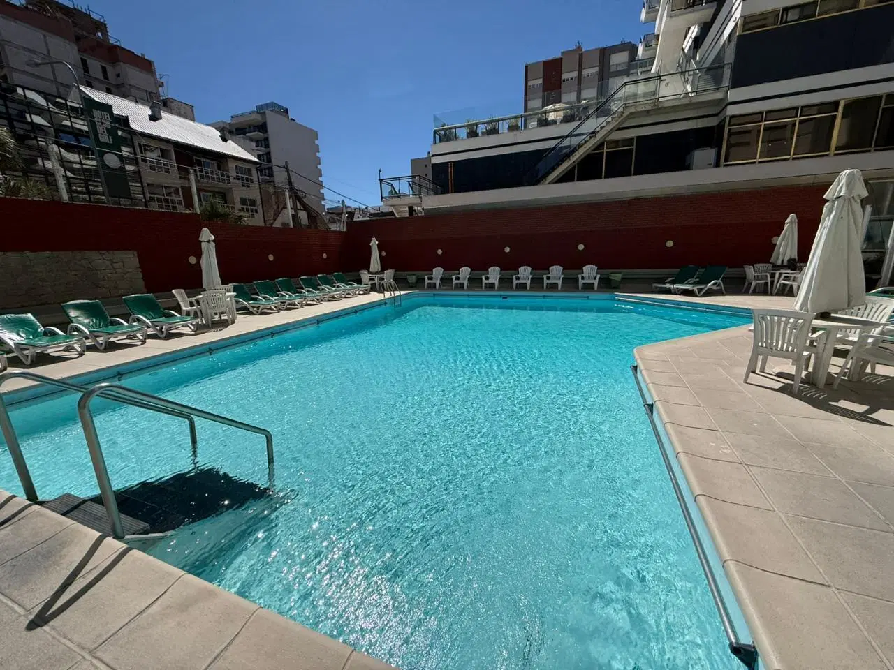 alquiler departamento 2 ambientes con cochera zona Playa Grande 2