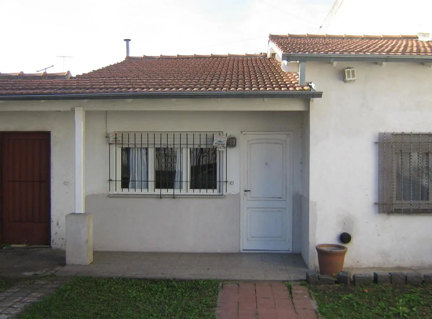 Venta casa con departamento  zona San Carlos 3