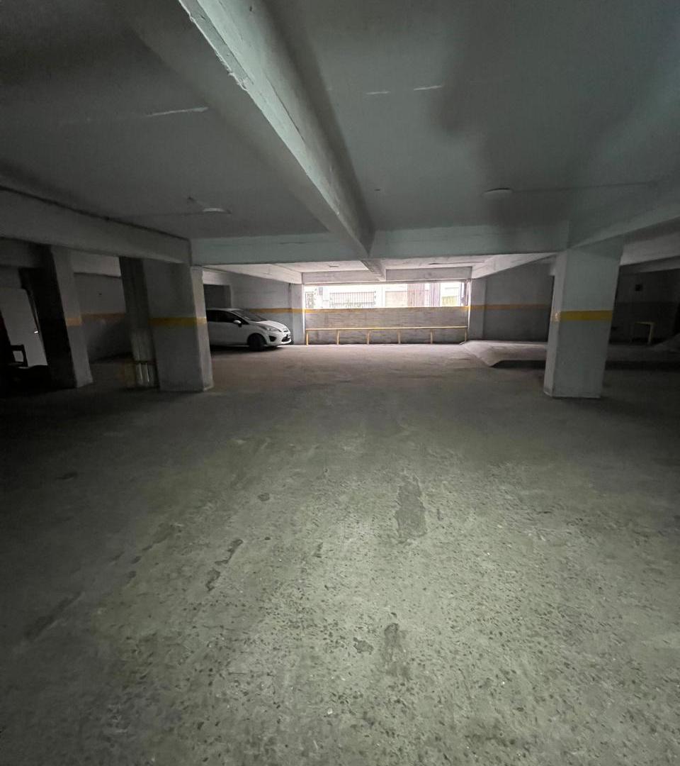 Foto de Venta cochera zona La Perla, imagen 1