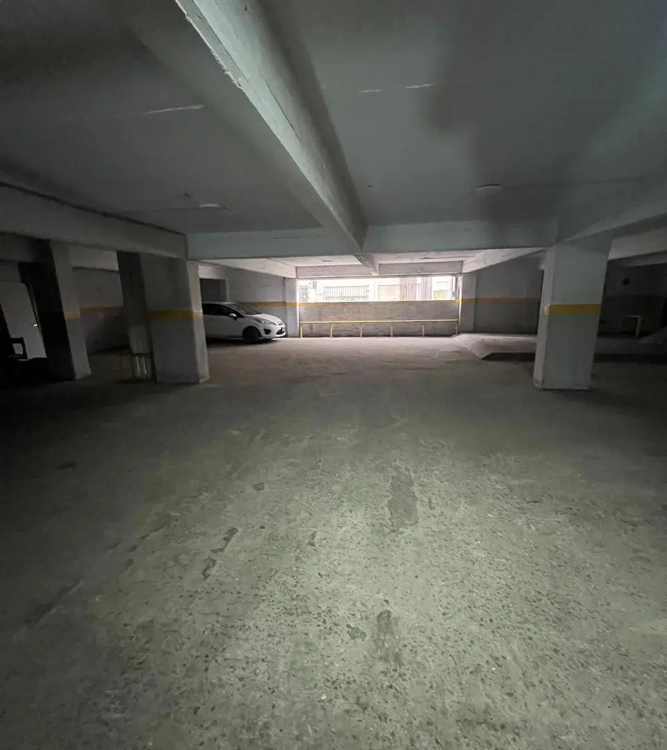 Venta cochera zona La Perla 1