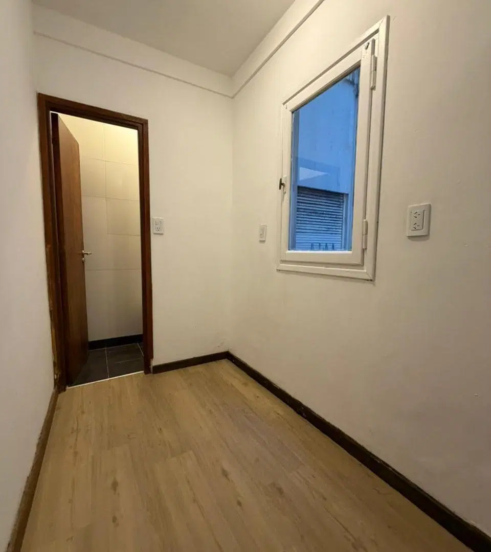 DOS AMBIENTES CON DEPENDENCIAS DE SERVICIO RECICLADO. 3