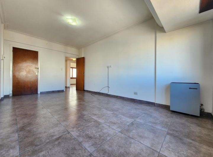 DEPARTAMENTO 3 AMB. (2º PISO x ESCALERA) 4