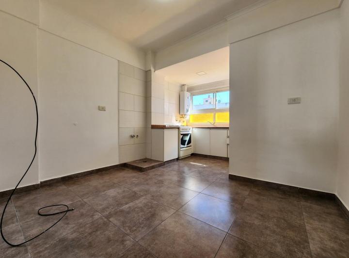 DEPARTAMENTO 3 AMB. (2º PISO x ESCALERA) 3