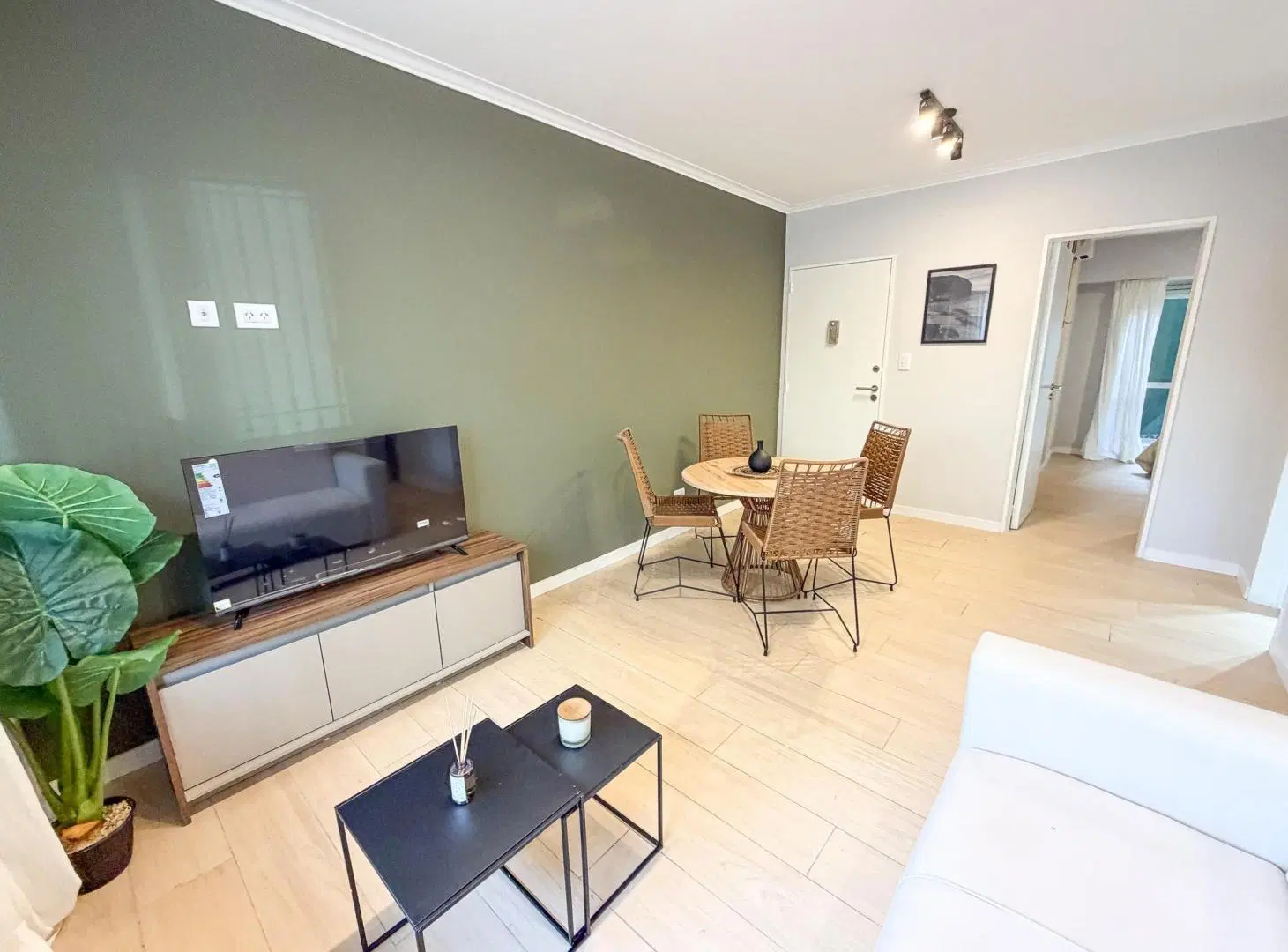 2 AMBIENTES CON PATIO. PASEO ALDREY. 1