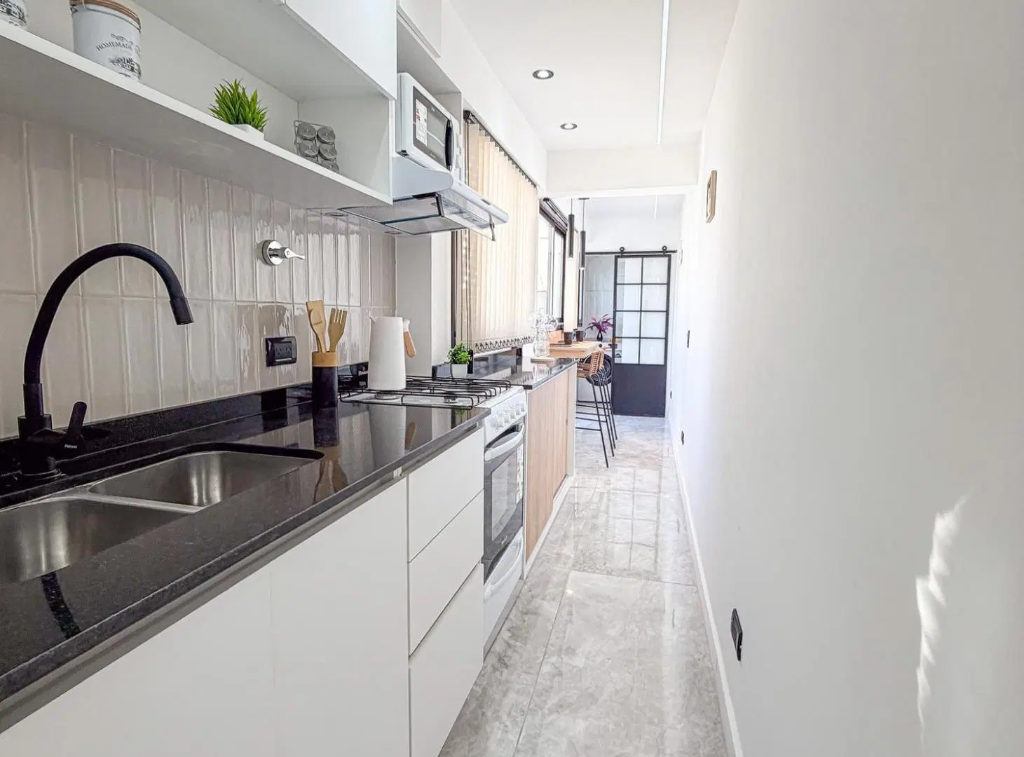 2 AMBIENTES CON TERRAZA. PASEO ALDREY. 3